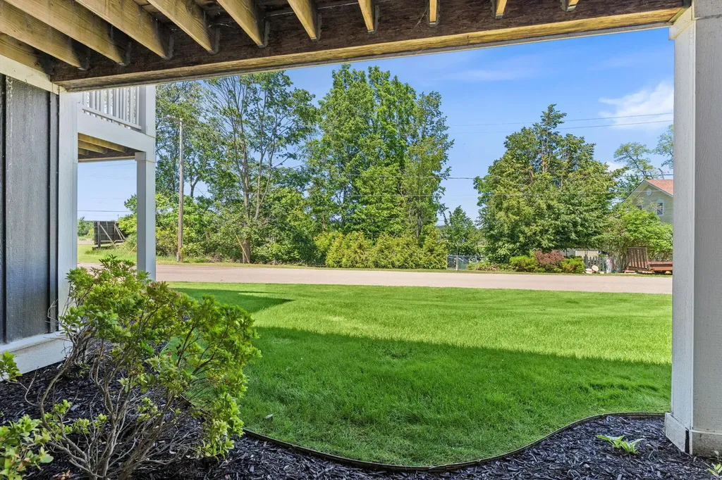 160 Keewatin Way Unknown City MI 49406