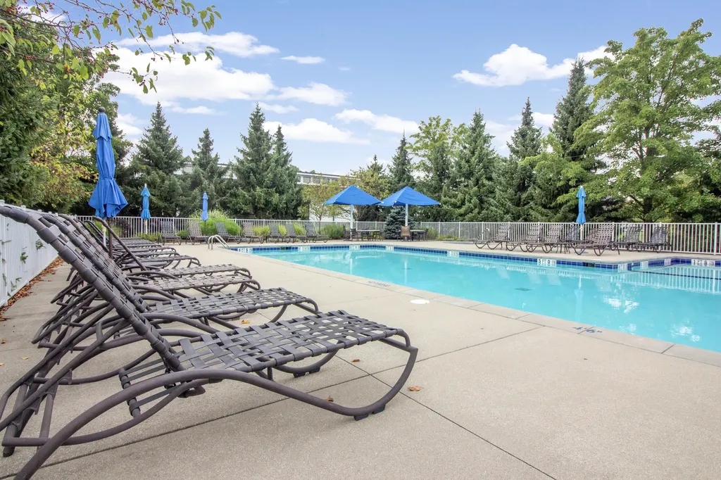 160 Keewatin Way Unknown City MI 49406
