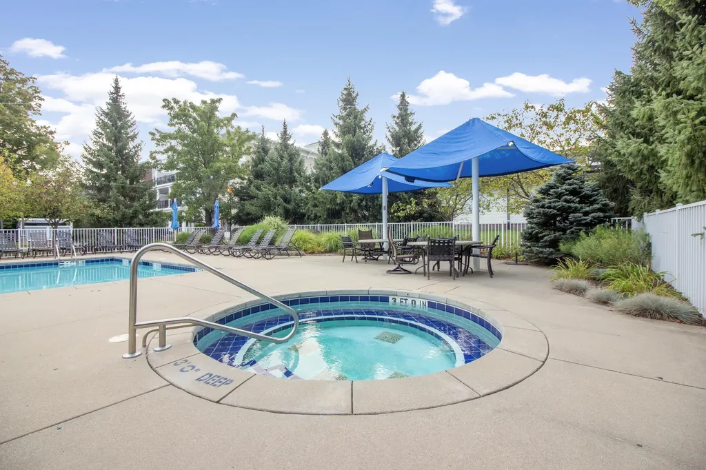160 Keewatin Way Unknown City MI 49406
