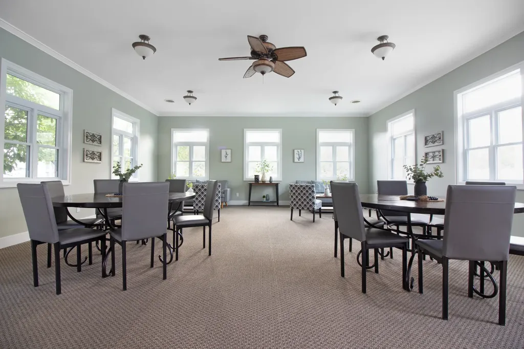 160 Keewatin Way Unknown City MI 49406