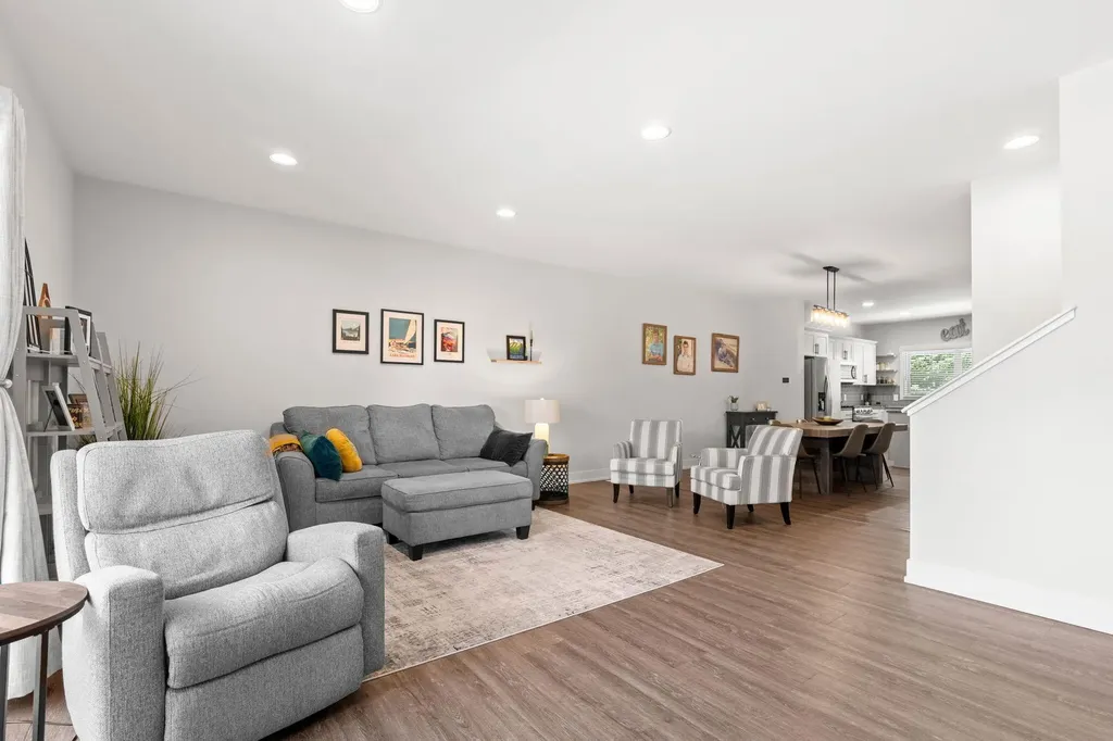 160 Keewatin Way Unknown City MI 49406