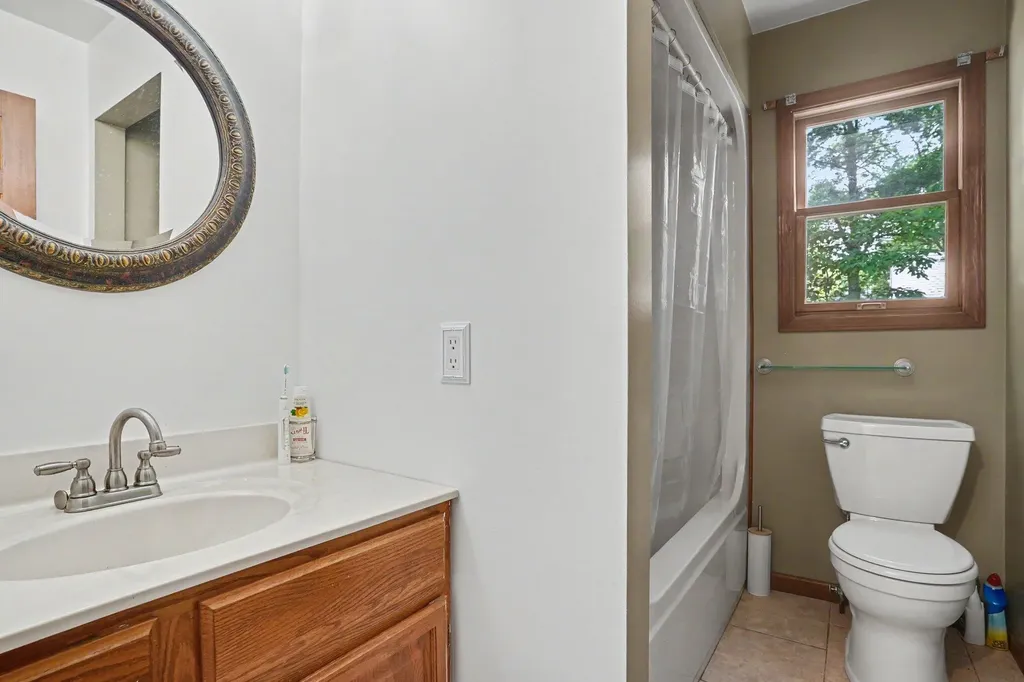 2139 Deerwood Drive Muskegon Charter Township MI 49457