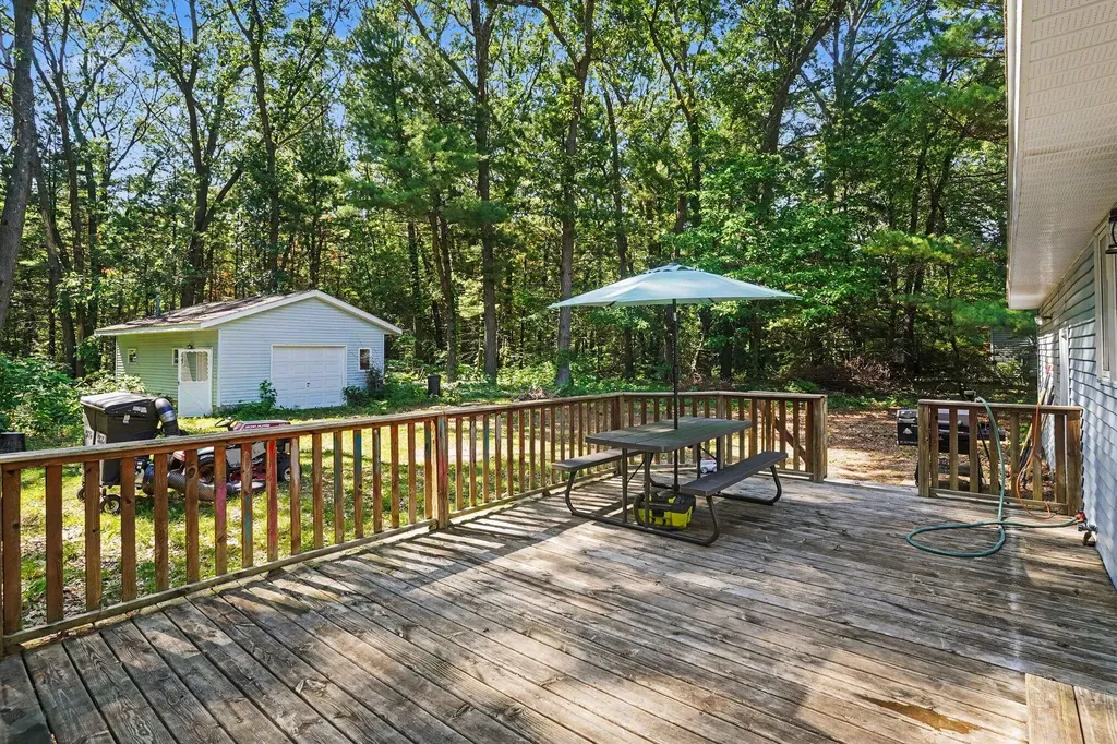 2139 Deerwood Drive Muskegon Charter Township MI 49457
