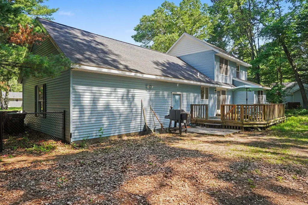 2139 Deerwood Drive Muskegon Charter Township MI 49457