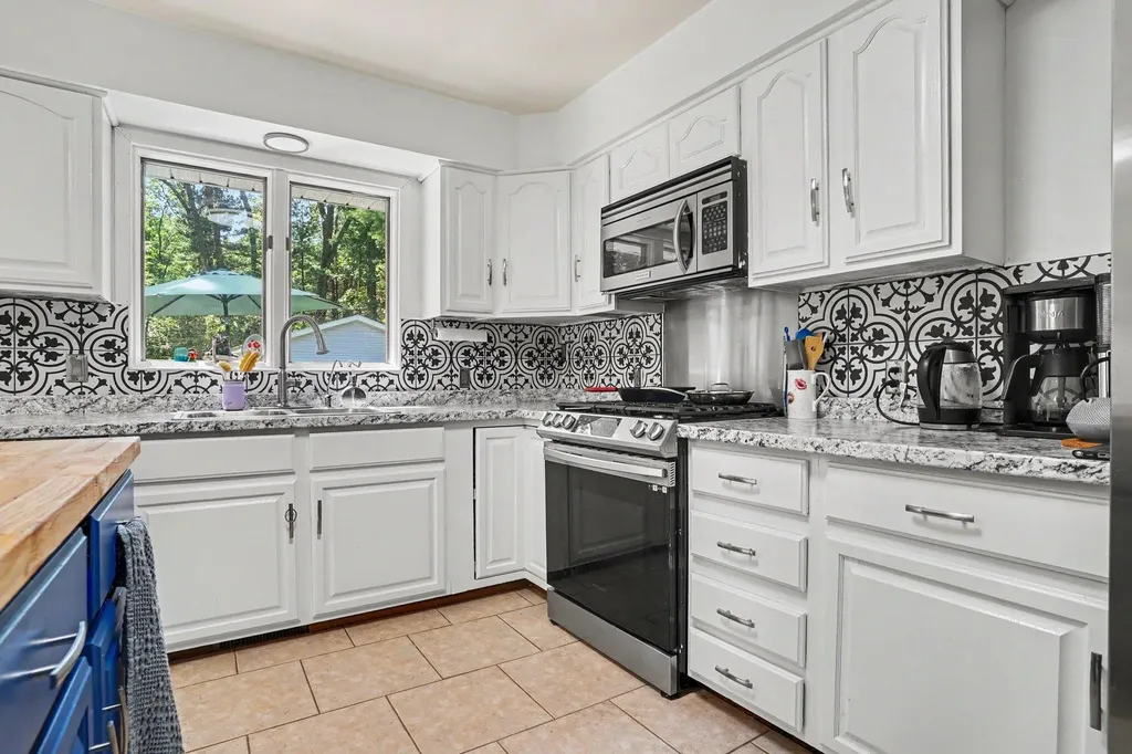 2139 Deerwood Drive Muskegon Charter Township MI 49457