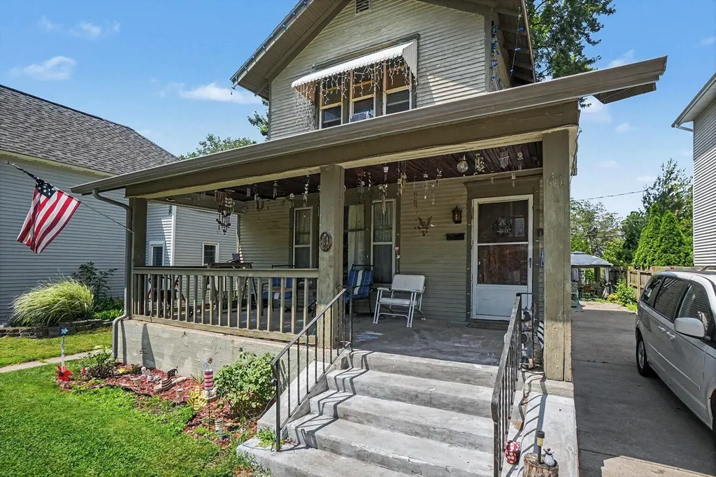41 E 14th Street Holland City MI 49423