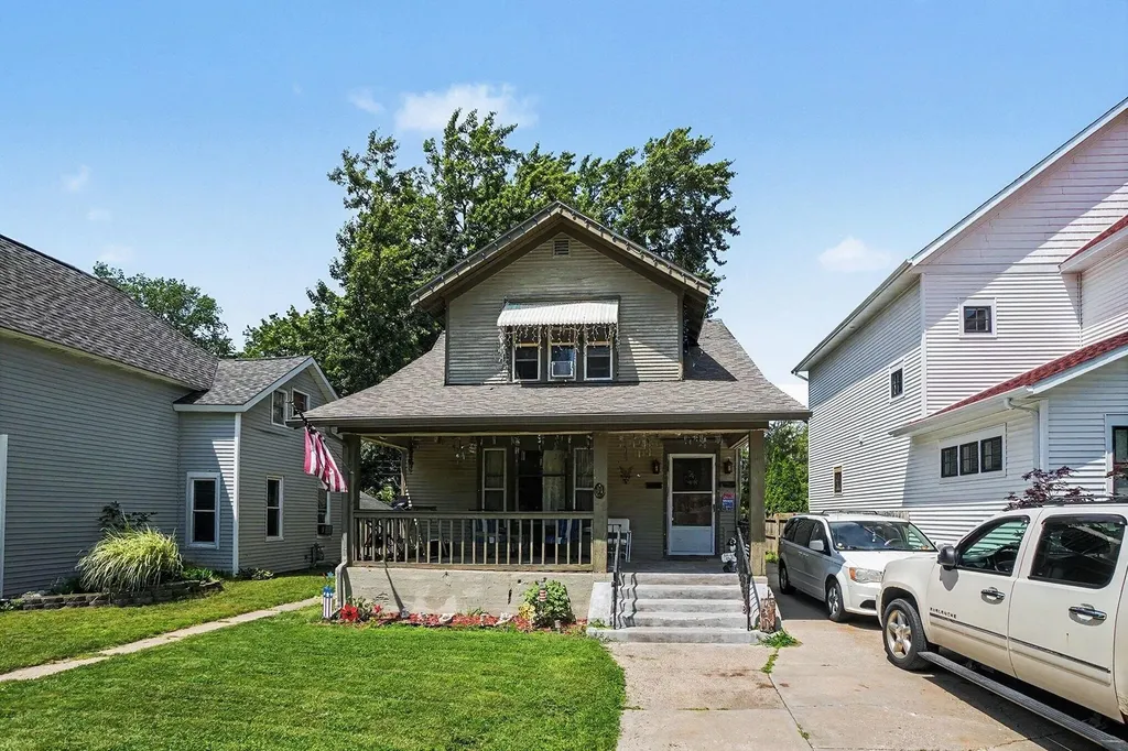 41 E 14th Street Holland City MI 49423