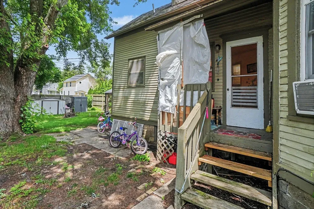41 E 14th Street Holland City MI 49423
