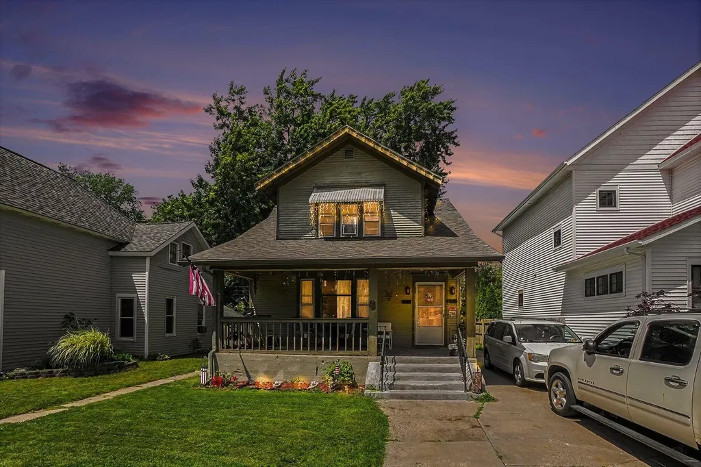 41 E 14th Street Holland City MI 49423