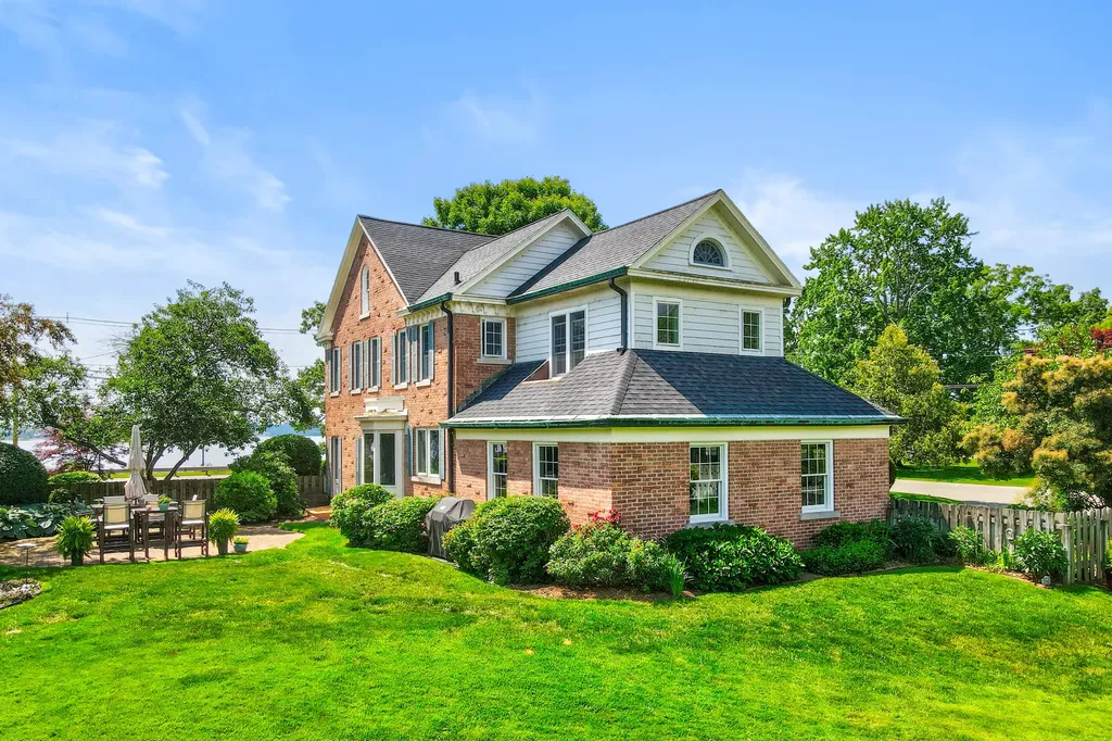 636 Ruddiman Drive North Muskegon City MI 49445