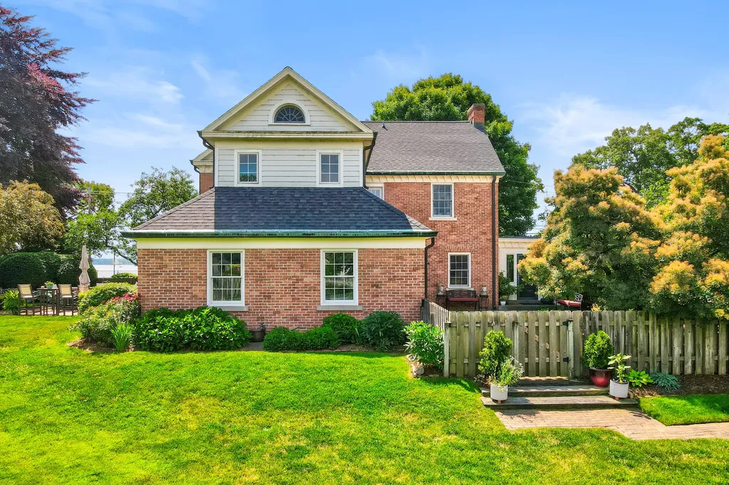 636 Ruddiman Drive North Muskegon City MI 49445