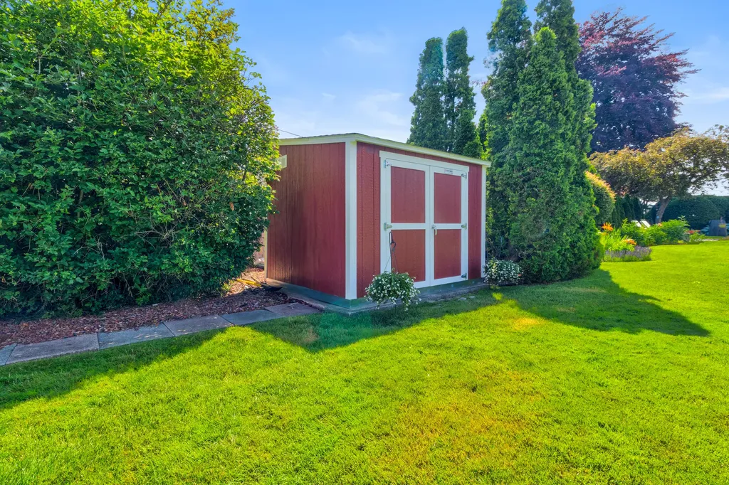 636 Ruddiman Drive North Muskegon City MI 49445