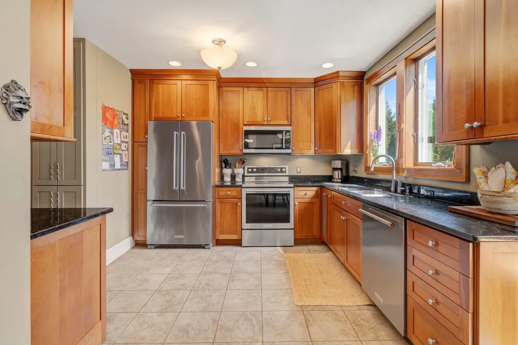 636 Ruddiman Drive North Muskegon City MI 49445