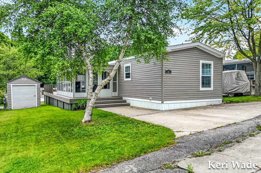 6100 N Beaune Road Hamlin Township MI 49431