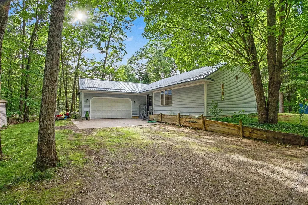 6473 Windwood Drive Fruitport Charter Township MI 49415