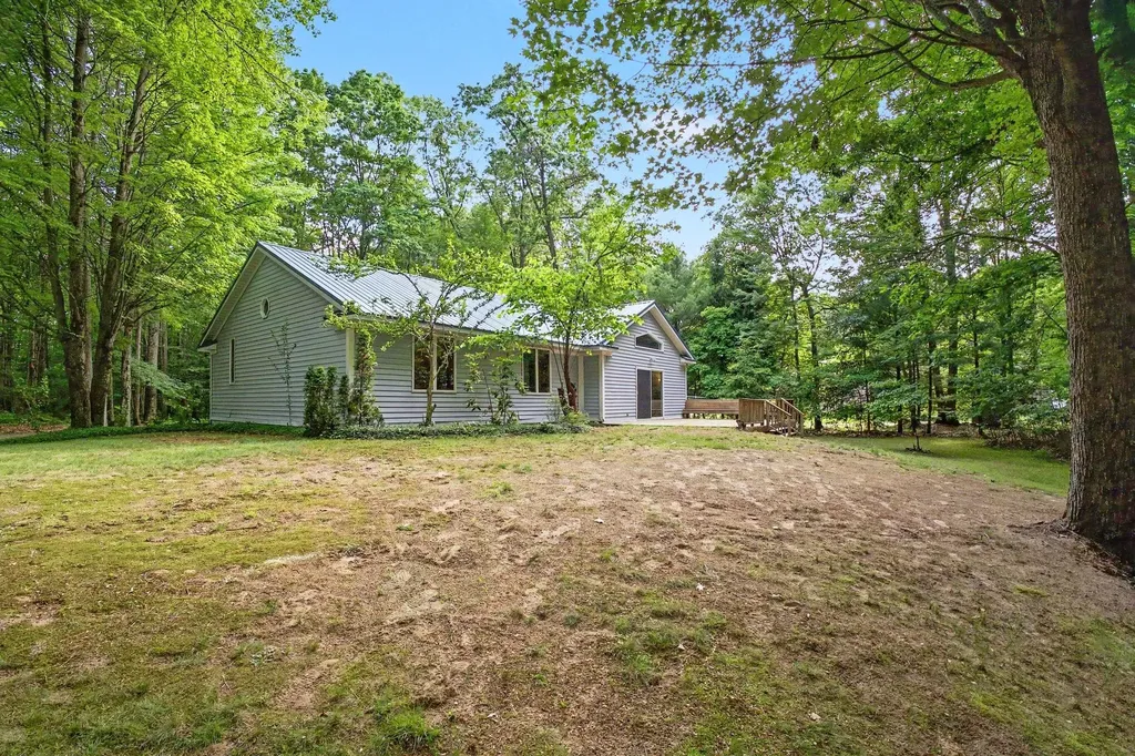 6473 Windwood Drive Fruitport Charter Township MI 49415
