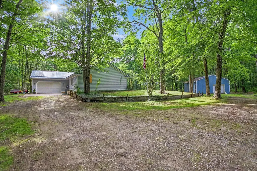 6473 Windwood Drive Fruitport Charter Township MI 49415