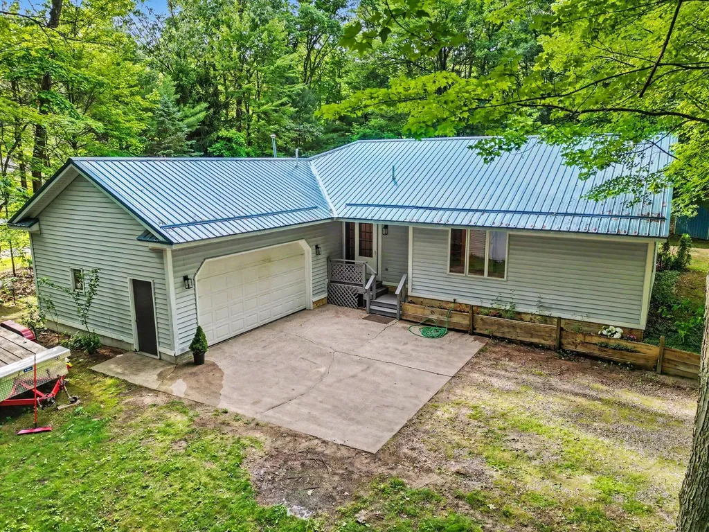 6473 Windwood Drive Fruitport Charter Township MI 49415