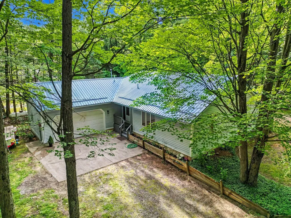 6473 Windwood Drive Fruitport Charter Township MI 49415