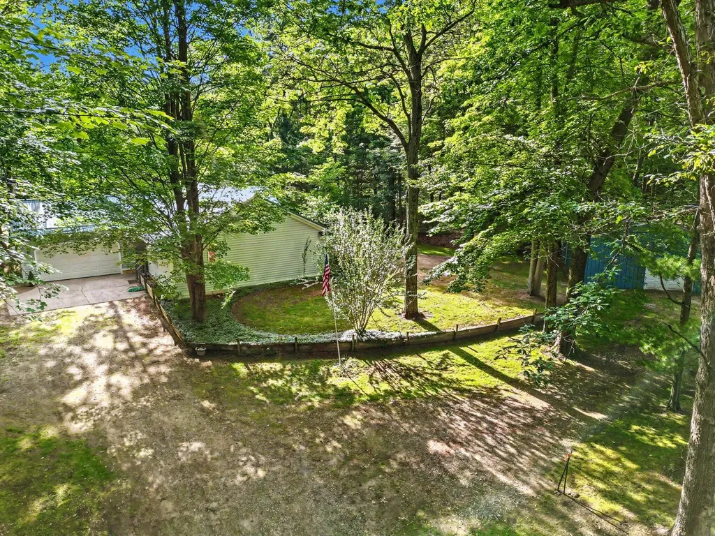 6473 Windwood Drive Fruitport Charter Township MI 49415