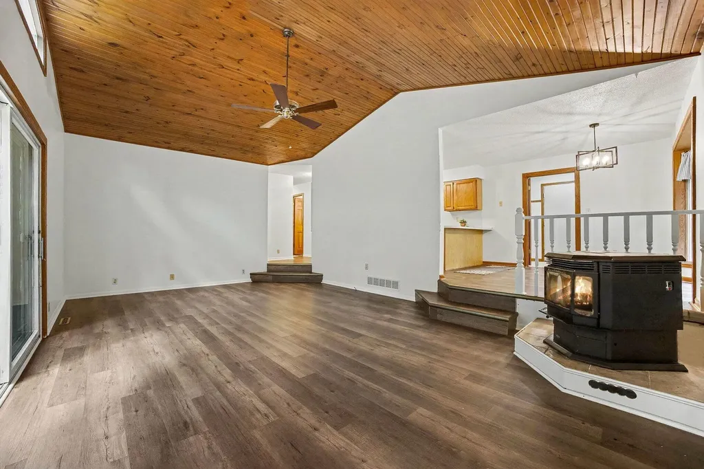 6473 Windwood Drive Fruitport Charter Township MI 49415