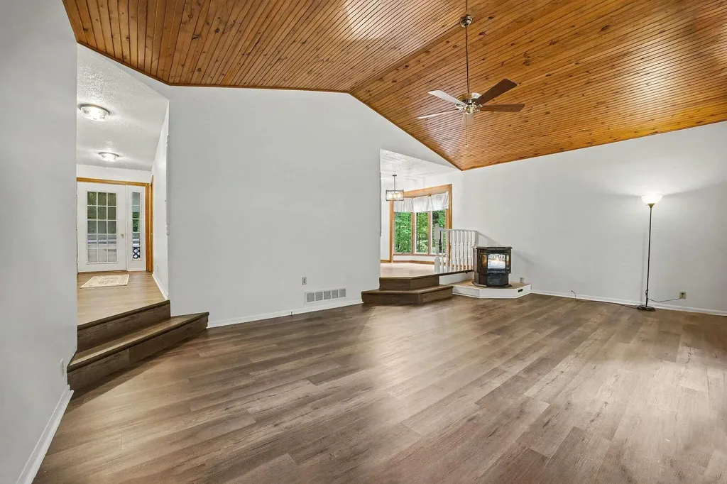 6473 Windwood Drive Fruitport Charter Township MI 49415
