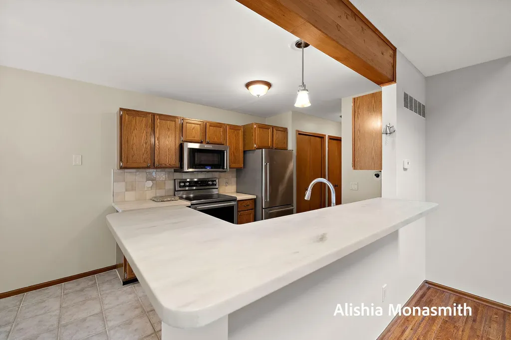 17511 Parkwood Drive Ferrysburg City MI 49456