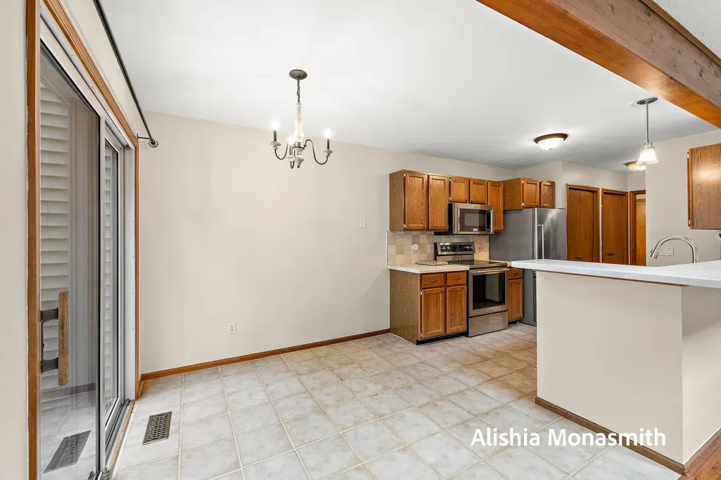 17511 Parkwood Drive Ferrysburg City MI 49456