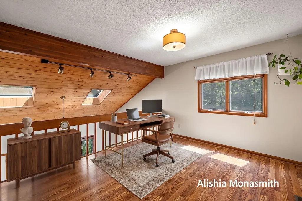 17511 Parkwood Drive Ferrysburg City MI 49456