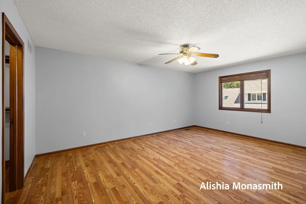 17511 Parkwood Drive Ferrysburg City MI 49456