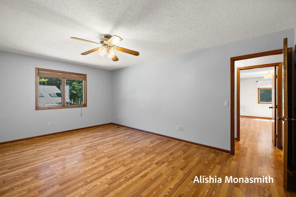 17511 Parkwood Drive Ferrysburg City MI 49456