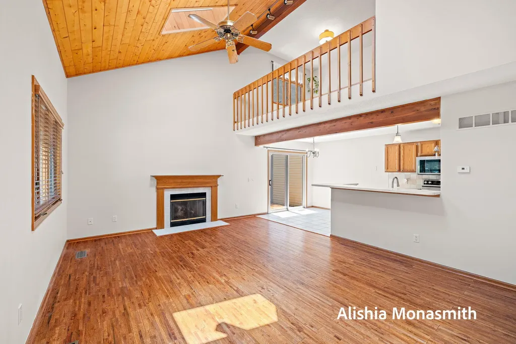 17511 Parkwood Drive Ferrysburg City MI 49456