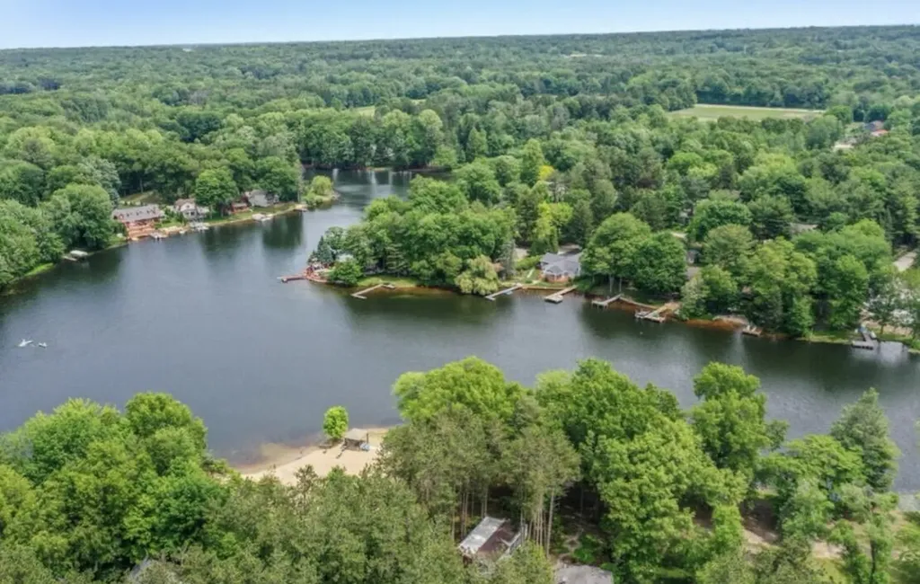 6473 Blue Star Highway Saugatuck Township MI 49453
