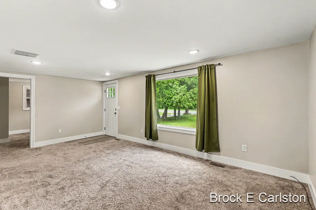 643 E Sternberg Road Norton Shores City MI 49441