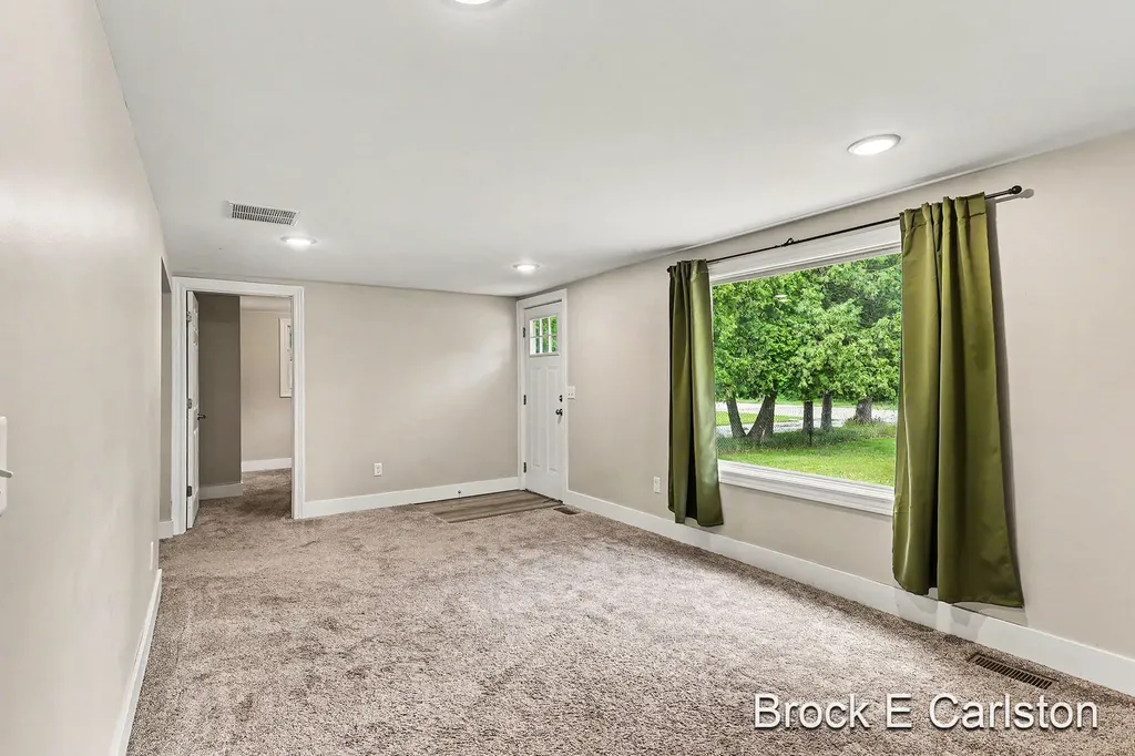 643 E Sternberg Road Norton Shores City MI 49441