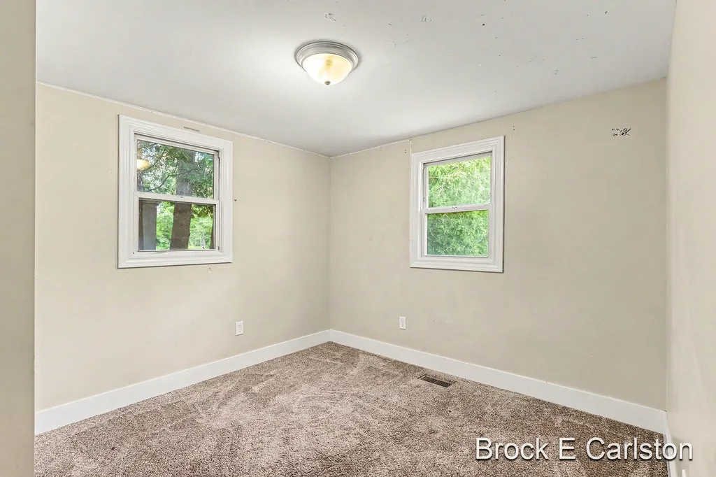 643 E Sternberg Road Norton Shores City MI 49441