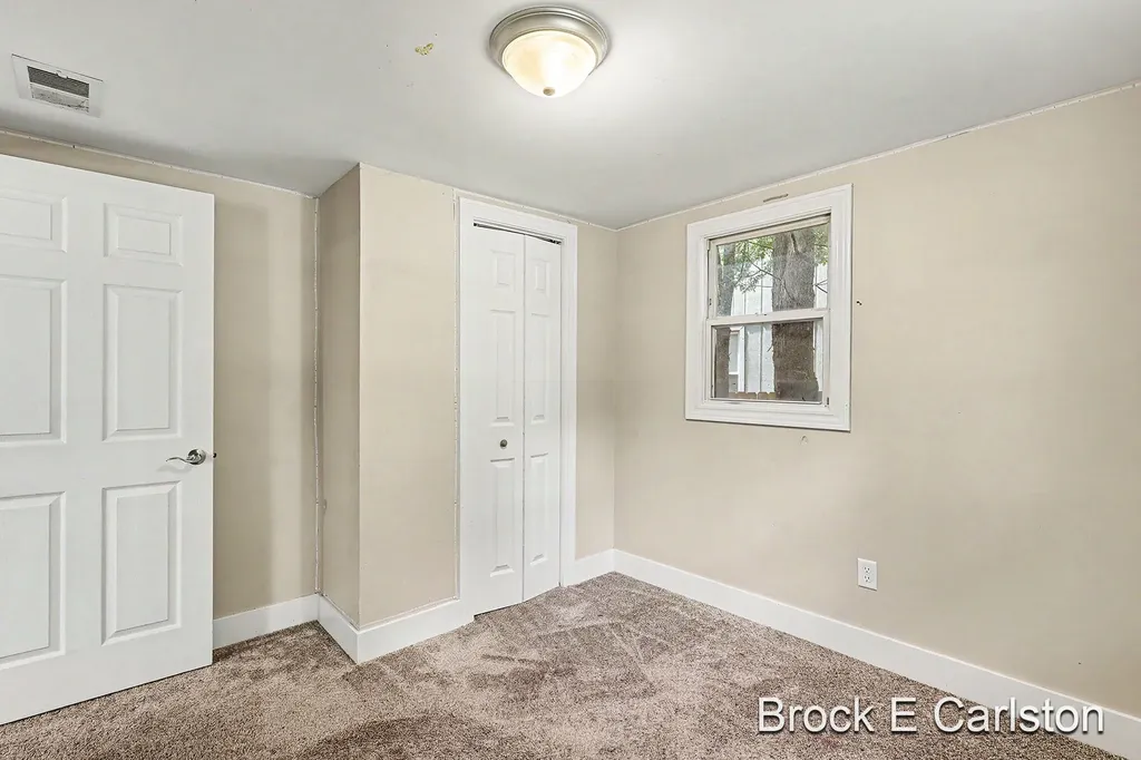 643 E Sternberg Road Norton Shores City MI 49441