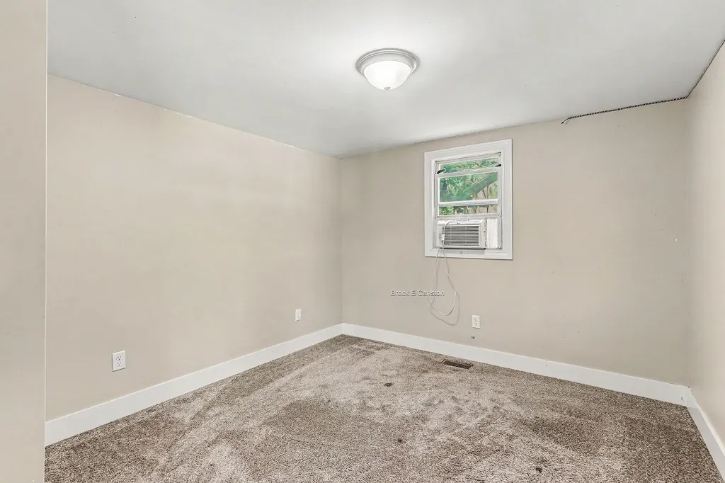 643 E Sternberg Road Norton Shores City MI 49441