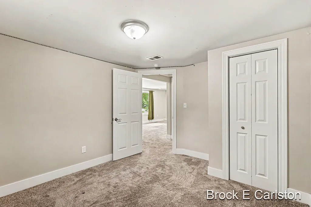 643 E Sternberg Road Norton Shores City MI 49441