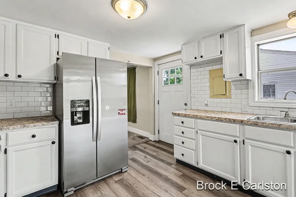 643 E Sternberg Road Norton Shores City MI 49441