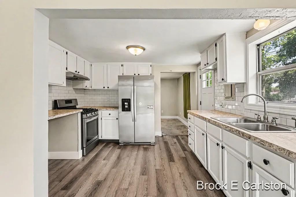 643 E Sternberg Road Norton Shores City MI 49441