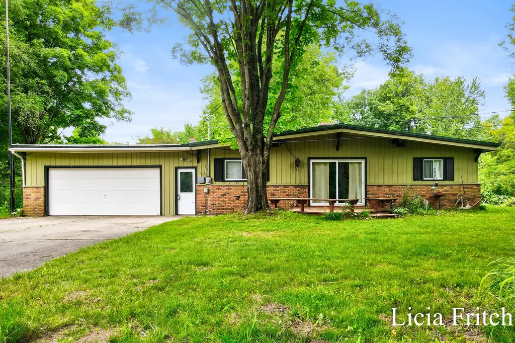 9016 E M 20 Newfield Township MI 49421