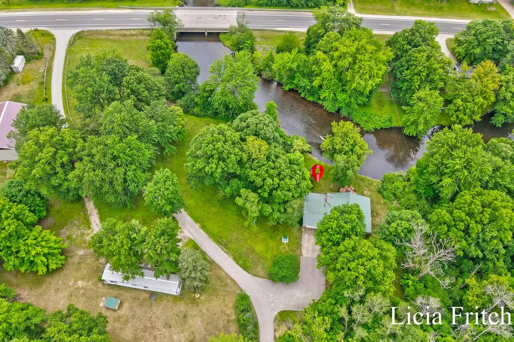 9016 E M 20 Newfield Township MI 49421