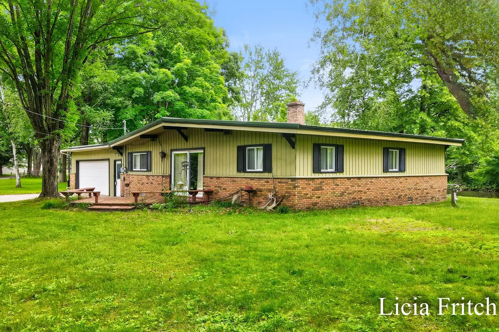 9016 E M 20 Newfield Township MI 49421