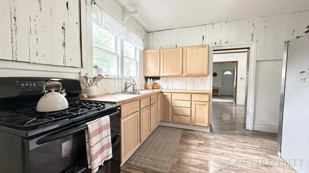 2108 Letart Avenue Muskegon City MI 49441