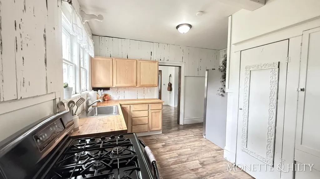 2108 Letart Avenue Muskegon City MI 49441