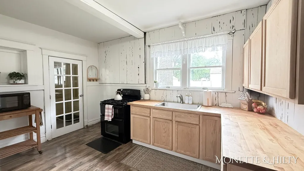 2108 Letart Avenue Muskegon City MI 49441