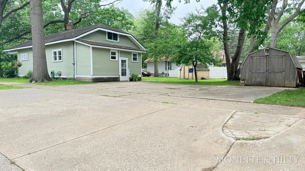 2108 Letart Avenue Muskegon City MI 49441