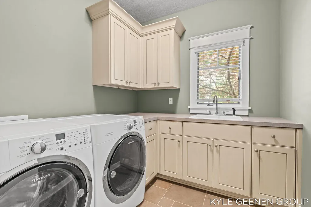 593 Old Macatawa Court Park Township MI 49423