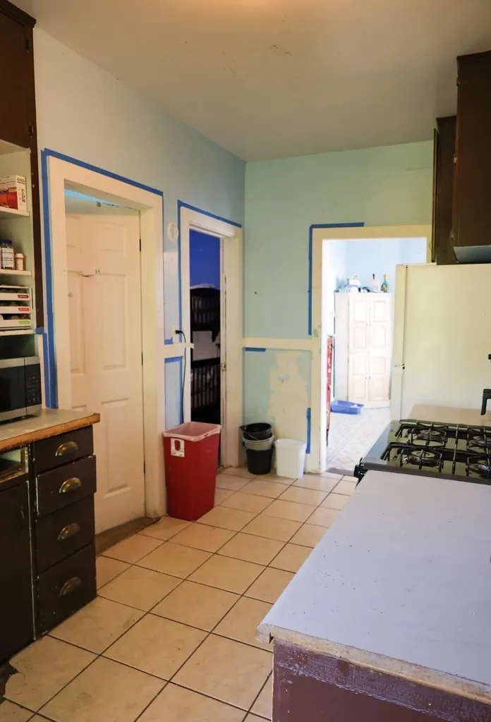 1079 W Southern Avenue Muskegon City MI 49441